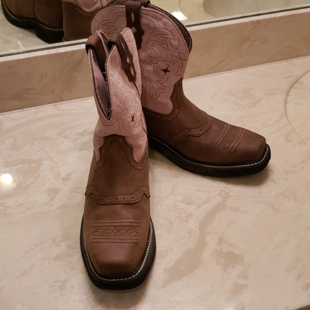 Justin Gypsy Square Toes Boots